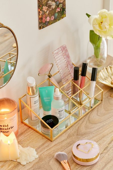 9+ Easy Makeup Storage Ideas For Small Spaces and Apartments