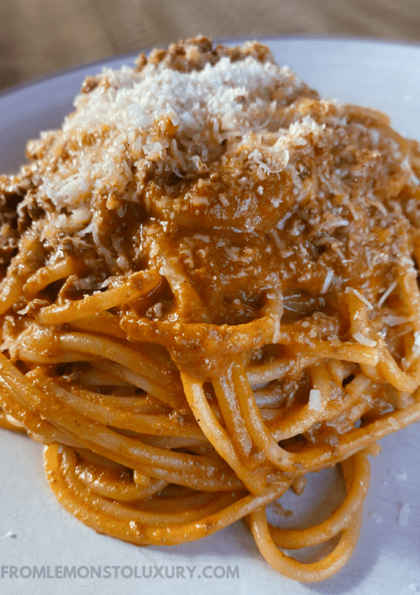 Easy Spaghetti Bolognese Recipe (Budget Friendly)
