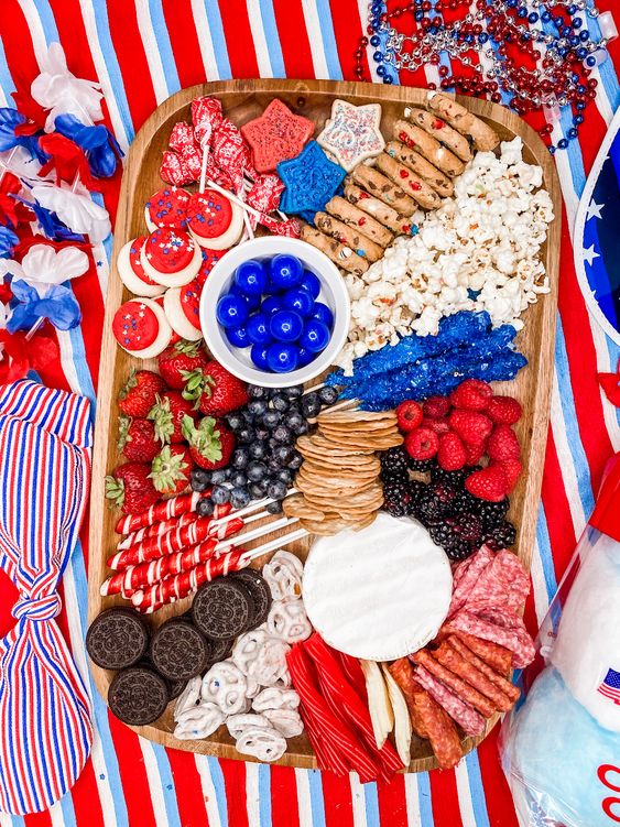 17+ Insanely Fun 4th of July Charcuterie Boards To Make Yourself